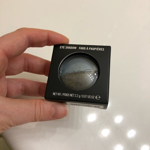 MAC unused eyeshadow - Picture 6 of 7
